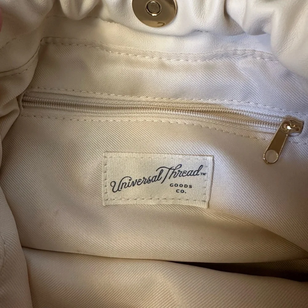 Universal Thread Drawstring Purse
